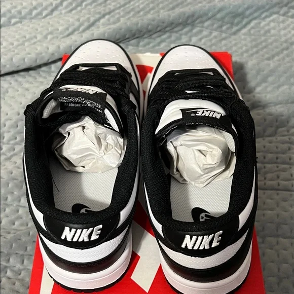 Nike Dunk Low Pandas - Picture 5 of 6